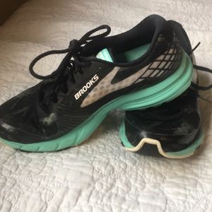 Brooks launch shoes size 6.5